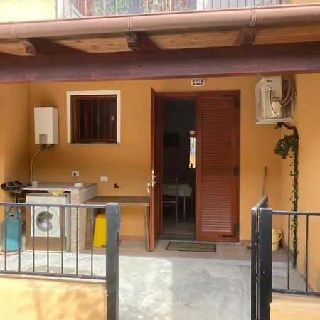 شقة Monolocale In Zona Tranquilla E Silenziosa بولا